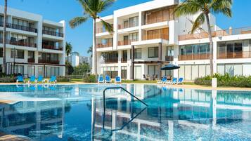 Luxury Apartment, Pool View | Pool