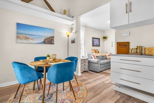 The Nest • Beachy Loft • Perfect Couples Retreat