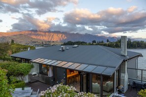 Exterior - The Art House | Queenstown lakefront & central location (Queenstown)