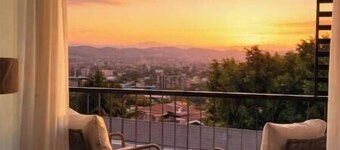 Luxury Apartment: Swimming pool, Gym, Cowork, Playroom, Panoramic view of the city.
