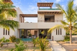 Exterior - Luxury 4BR Beach Casita (Zihuatanejo)