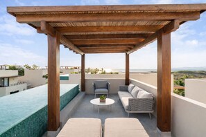 Terrace/patio - Luxury 4BR Beach Casita (Zihuatanejo)