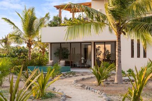 Exterior - Stylish 4BR Beach Casita (Zihuatanejo)