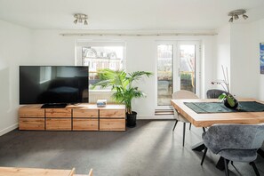 Dining - Balcony Flat in the Heart of West End (Greater London)
