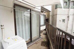 Balcony - KAGURAZAKA CITY HOUSE (Tokyo)