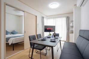 Casa clásica, 1 habitación | Servicio de comidas en la habitación