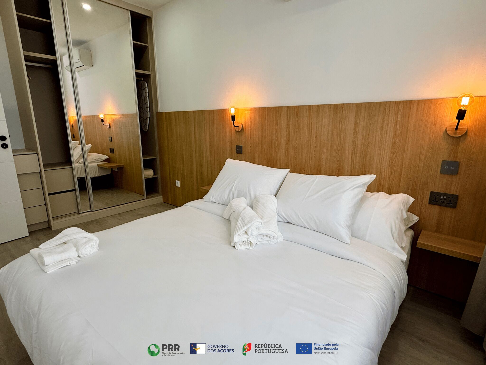 2 slaapkamers, een strijkplank/strijkijzer, gratis wifi, beddengoed