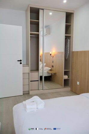 2 habitaciones, tabla de planchar con plancha y wifi gratis 