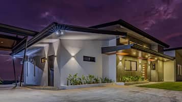 Casa, 3 quartos, piscina particular, vista para o oceano | Fachada