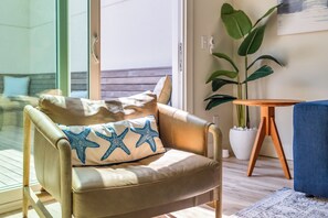 Interior - Oceanfront 3BR Condo, Huge Private Deck, Pool, Hot Tub, Elevator, Steps to Beach (Carolina Beach)