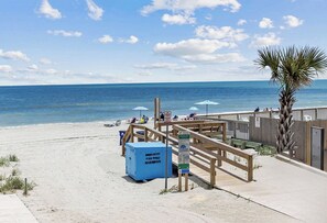 Beach - Duneside I 103 - Oceanfront Complex (Oceanview Unit) in Garden City Beach (Garden City Beach)