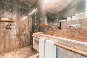 Bathroom - Noah Surf House (Torres Vedras)