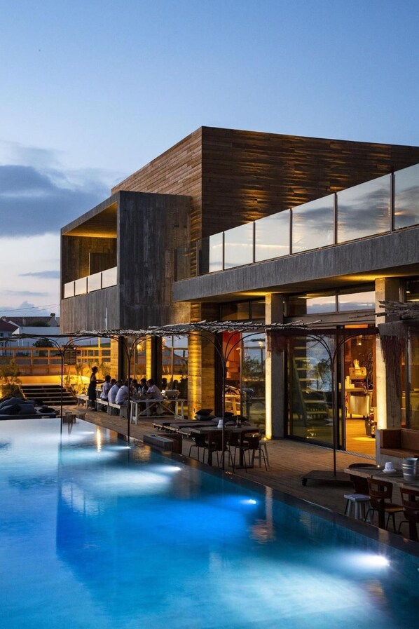 Pool - Noah Surf House (Torres Vedras)