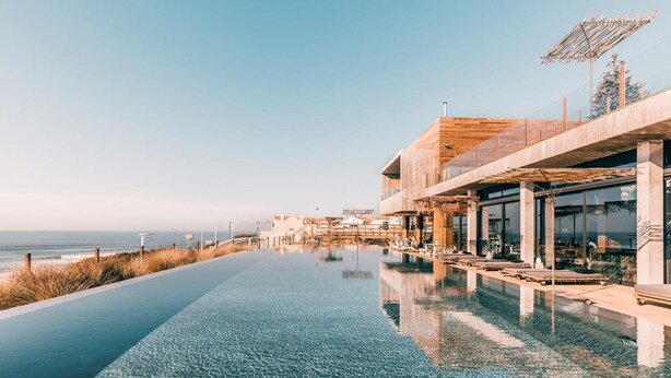 Pool - Noah Surf House (Torres Vedras)