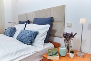 3 habitaciones, caja de seguridad en la habitación y escritorio 