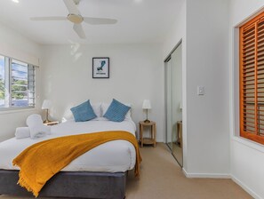 Maison mitoyenne, 4 chambres, piscine privée, vue piscine