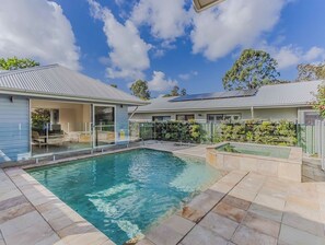 Indoor pool - Macadamia Ocean Escape (Pottsville)