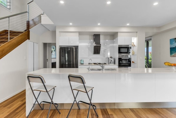 Casa de ciudad, 4 habitaciones, alberca privada, vista a la alberca | Cocina privada
