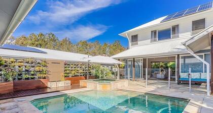 Macadamia Ocean Escape