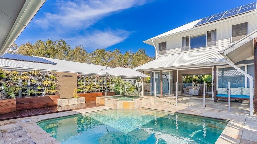 Macadamia Ocean Escape