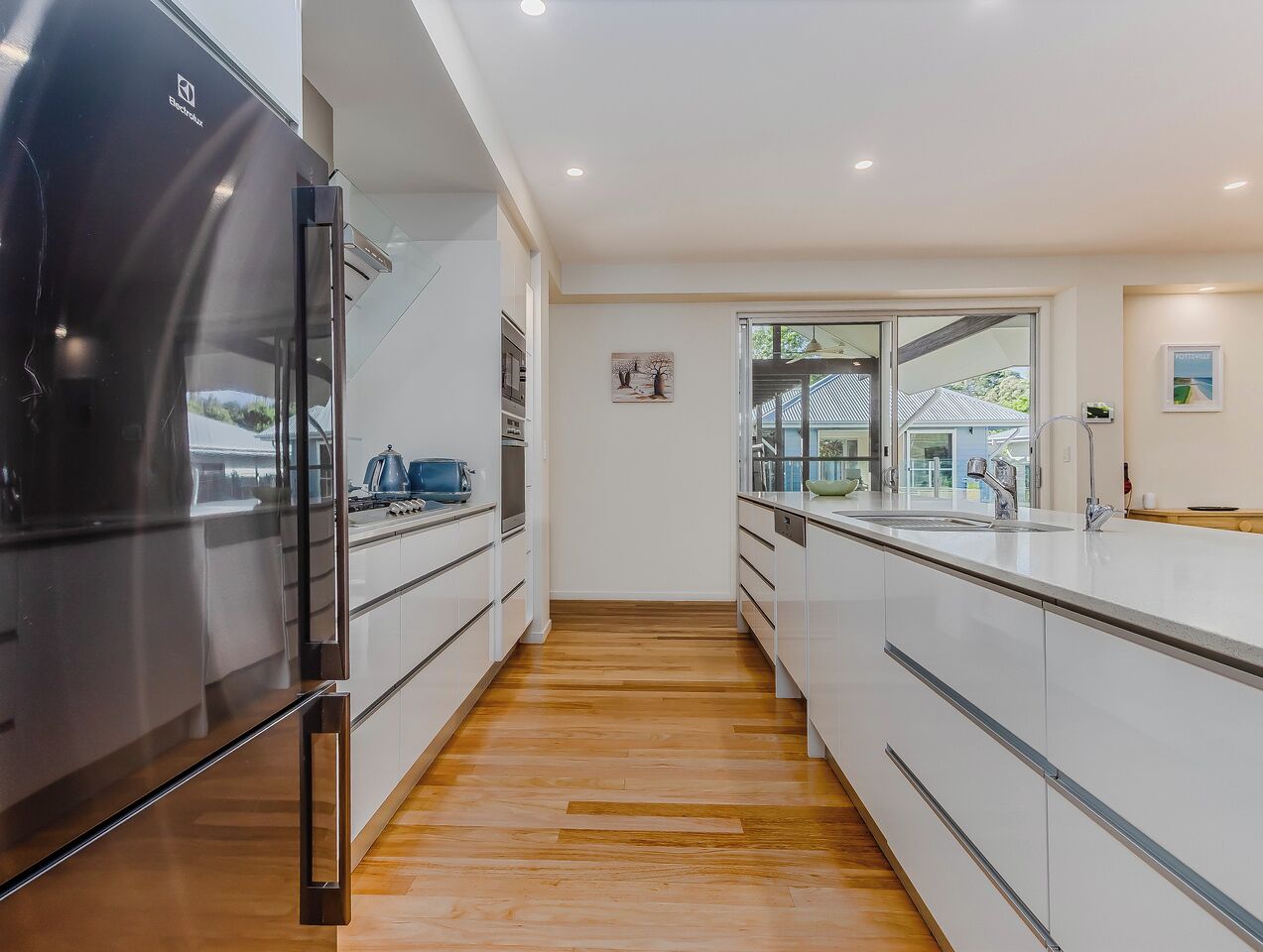 Casa geminada, 4 quartos, piscina particular, vista para a piscina | Cozinha privada