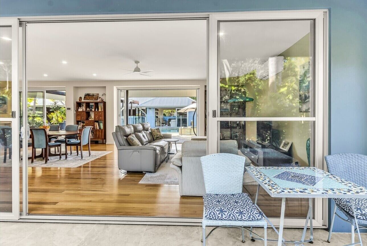 Stadtwohnung, 4 Schlafzimmer, eigener Pool, Poolblick | Wohnbereich