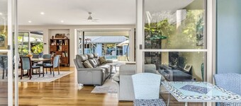 Macadamia Ocean Escape