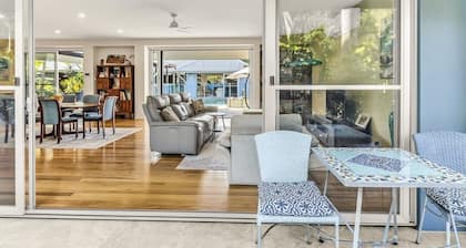 Macadamia Ocean Escape