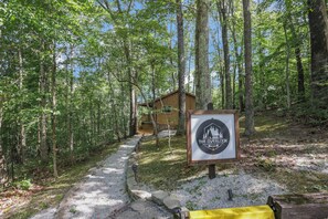 Property grounds - Romantic Hocking Hills Cabin Retreat with a Hot Tub (Logan)