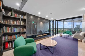 Interior - Parkside Perfection Near The CBD! 2 Bedrooms | 1 Bathroom | Free Parking (Melbourne)