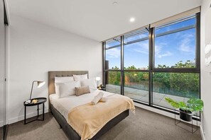 2 bedrooms, iron/ironing board, free WiFi, bed sheets - Parkside Perfection Near The CBD! 2 Bedrooms | 1 Bathroom | Free Parking (Melbourne)
