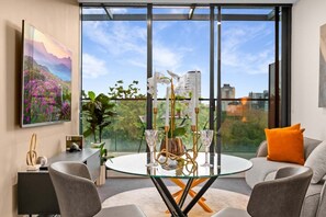 Living area - Parkside Perfection Near The CBD! 2 Bedrooms | 1 Bathroom | Free Parking (Melbourne)