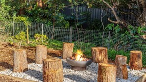 Property grounds - FREE NIGHT. Pay for 2 stay for 3 (Mollymook Beach)