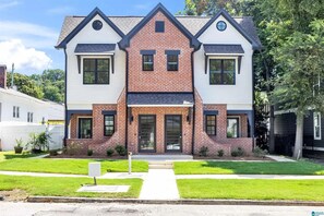 Exterior - Curated Stay, Free Parking, Walk to Eats and Parks (Birmingham)