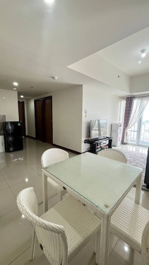 Living area - Vida View Apartment by Vida Connect (Makassar)