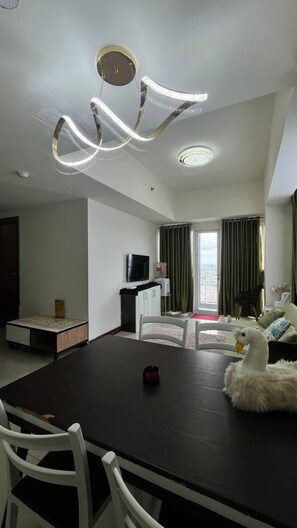 Apartment, 3 Bedrooms, Balcony | Bahagian dalam