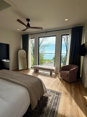 5 habitaciones, tabla de planchar con plancha, wifi y ropa de cama 