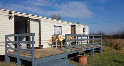 2 bed-Sleeps 4-Free Parking-Pet Friendly