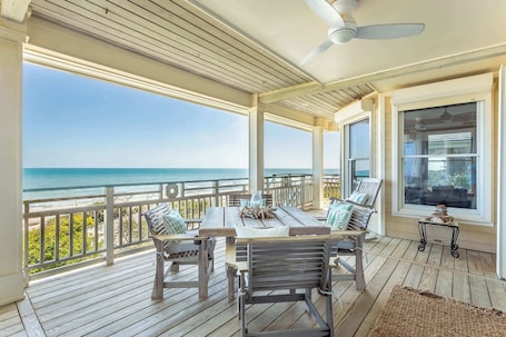 Outdoor dining. Gulf Front- Private Pool- Pet Friendly SGI
