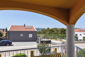 Property grounds - Holiday flat with air conditioning and balcony (Biograd na Moru)