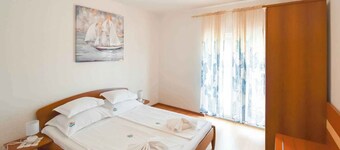 Ferielejlighed med aircondition og balkon