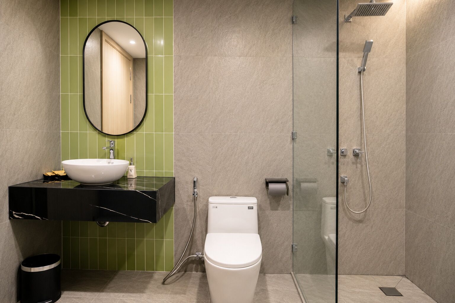 Double Room, Balcony | Bathroom | Shower, free toiletries, hair dryer, towels