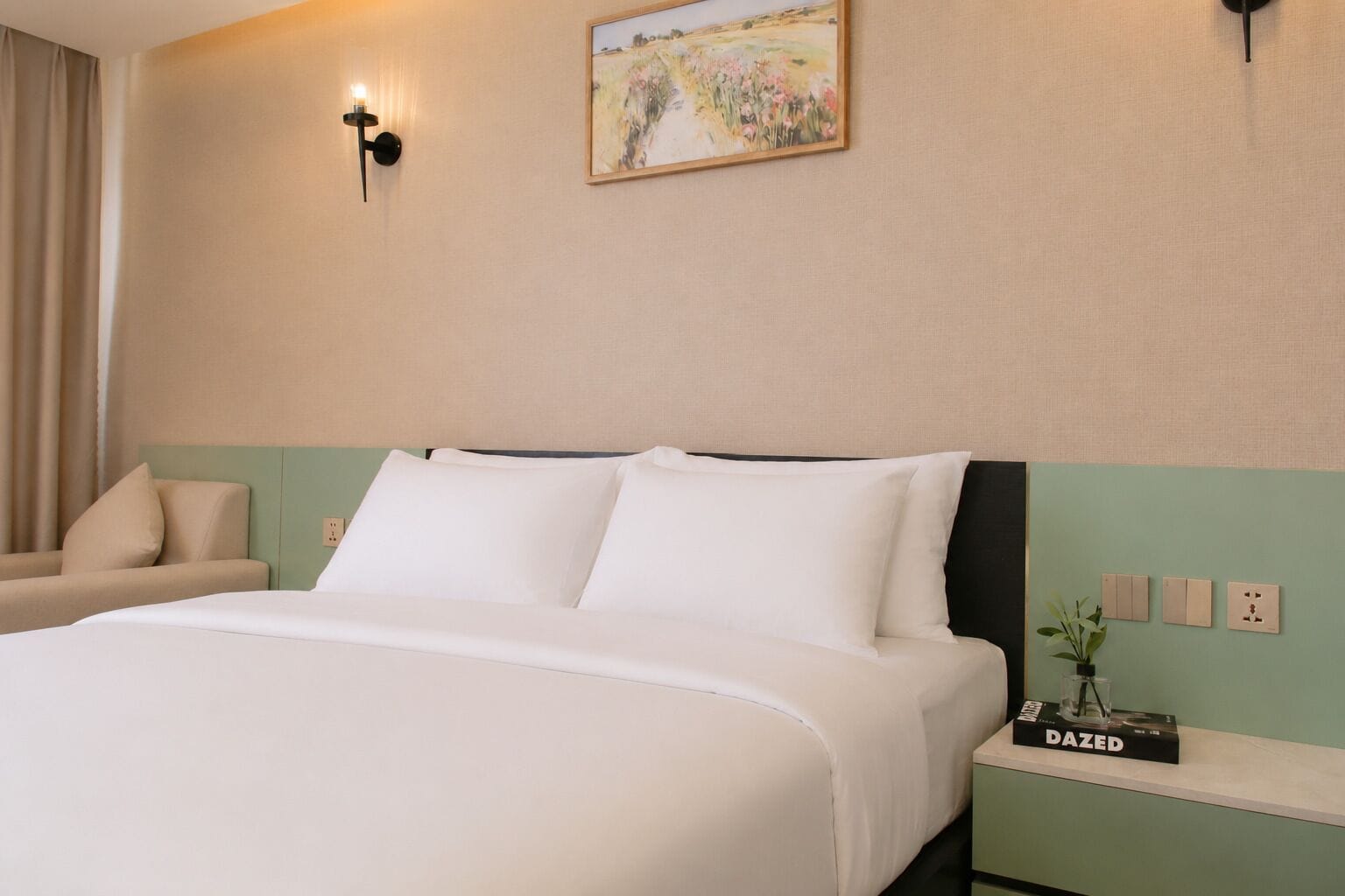 Premium Room, 1 Queen Bed | Free WiFi, bed sheets