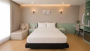 Premium Room, 1 Queen Bed | Room amenity