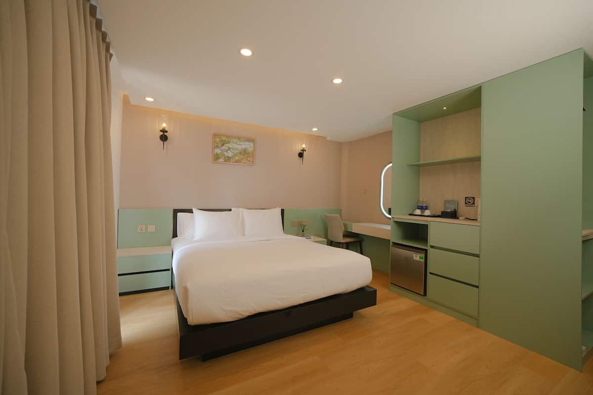 Executive Suite, Balcony