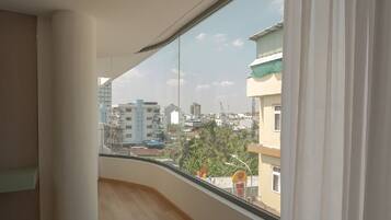 Premium Room, 1 Queen Bed | Exterior