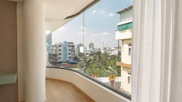 Premium Room, 1 Queen Bed | Free WiFi, bed sheets
