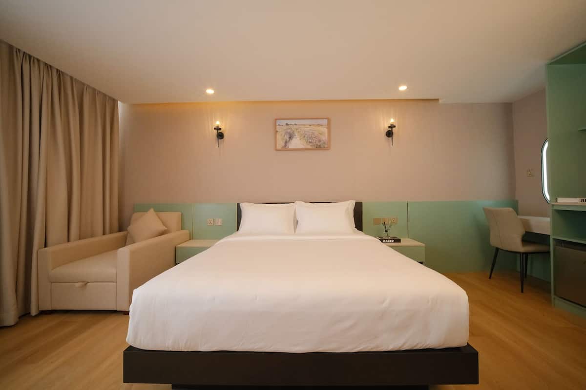 Premium Room, 1 Queen Bed