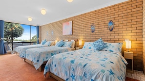 Free WiFi, bed sheets - Bay Cottage, Catalina NSW – Spacious coastal getaway sleeps 14. (Catalina)