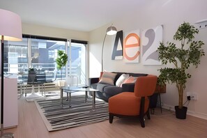 Living area - 1BR | Gym, Pool | Pike Place Market |  Sophari (Seattle)